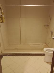 Koupelna v ubytování rajaampatguesthouse