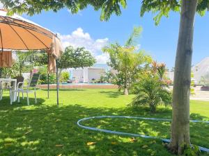 Сад в Malja Home Villa