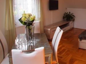 Posezení v ubytování Apartmány pod Kozákovem