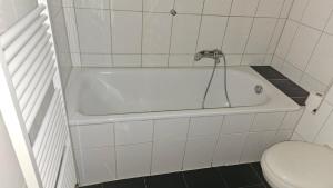 Koupelna v ubytování 20 min to Düsseldorf and 30 to Köln + 19 fotografií