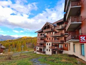 En generel udsigt til bjerge eller udsigt til bjerge taget fra lejligheden