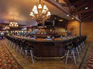 El salón o zona de bar de RV Park at Lakeside Casino