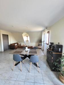 Χώρος καθιστικού στο Découvrez la route des vins et les marchés de Noël