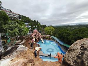 Bassein majutusasutuses Sam's Mountainview Resort & Hotel või selle lähedal +18 fotot