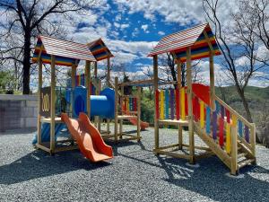 Ο χώρος παιχνιδιού για παιδιά στο Pensiunea La Mustata