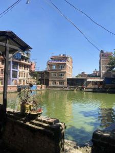 Θέα στο ποτάμι κοντά σε αυτό το διαμέρισμα