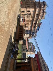 Το κτήριο όπου στεγάζεται  το διαμέρισμα