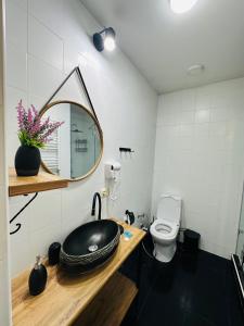 Ένα μπάνιο στο Tbilisi Heart Apartment