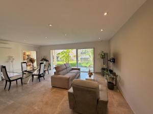 Χώρος καθιστικού στο La Parenthèse Méditerranéenne