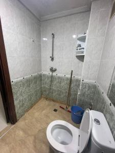 Ένα μπάνιο στο Tanger Hana Appartments