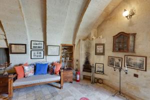 Ruang duduk di Castle Inn Cave Cappadocia