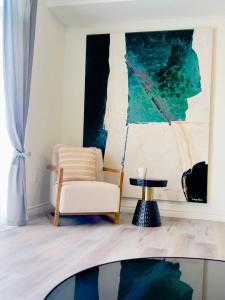 صورة لـ Bentley Commons Fallsview - Luxury 4 Bedroom 4 Bath Townhouse في شلالات نياجارا