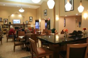 Hampton Inn & Suites Craig, CO tesisinde bir restoran veya yemek mekanı