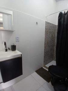 Koupelna v ubytování Kitnet aconchegante em cabo frio