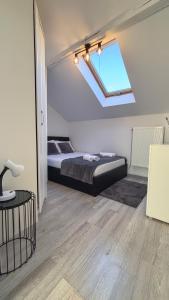 Postel nebo postele na pokoji v ubytování Apartment Borna - Self Check-In & Free Parking