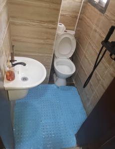 Koupelna v ubytování Fantastic Private Room in Oniru Estate + 3 fotografie