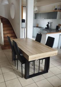 Køkken eller tekøkken på Maison BREST pouvant recevoir 10 personnes