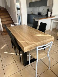 Køkken eller tekøkken på Maison BREST pouvant recevoir 10 personnes + 39 billeder