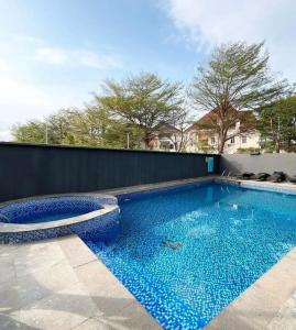 Πισίνα στο ή κοντά στο Jasmine's Luxury Escape in Banana Island