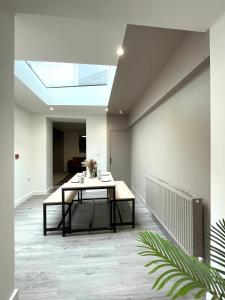 Fotografie z fotogalerie ubytování Newly Renovated House in Aberystwyth Town Centre v destinaci Aberystwyth