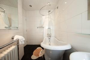 Koupelna v ubytování Amazing 2BDR house close to the city August deals