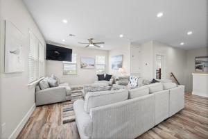 TV a/nebo společenská místnost v ubytování Coral Mountain