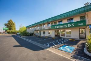 Gallery image of University Inn Fresno in Fresno