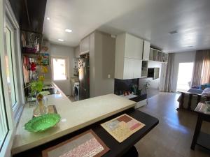 Μια τηλεόραση ή/και κέντρο ψυχαγωγίας στο Hostel Beija-Flôr