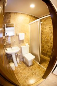 Koupelna v ubytování Gumbet Hotel