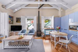 Kuchyň nebo kuchyňský kout v ubytování Kalk Bay Condo at The Majestic