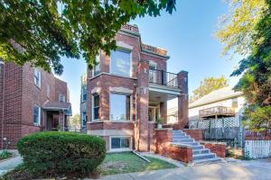 Το κτήριο όπου στεγάζεται  το διαμέρισμα