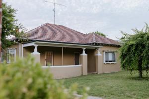 Το κτήριο όπου στεγάζεται  το διαμέρισμα