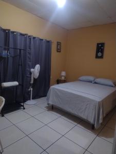 Postel nebo postele na pokoji v ubytování Descanso en Casa