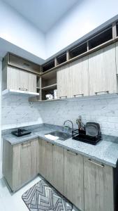 Kuchyň nebo kuchyňský kout v ubytování WV 33 Metro Studio Retreat