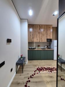 Kuchyň nebo kuchyňský kout v ubytování Romantic Studio For Couples + 60 fotografií