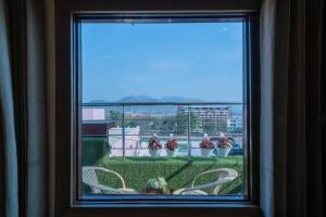 Afbeelding uit fotogalerij van Perfectstayz Premium Ganga Heights - Ganga View rooftop cafe in Haridwār