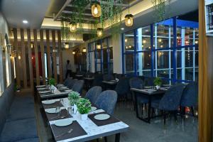 Restaurace v ubytování The Vindhyasarthak Resort Varanasi