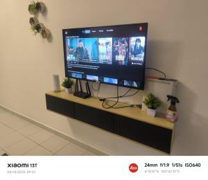 TV a/nebo společenská místnost v ubytování damai homestay - feel like a home + 3 fotografie