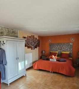 Η κουζίνα ή μικρή κουζίνα στο Chambre d'hôtes et de charme "Au Clos des Ammonites chez Ange&Sébastien "