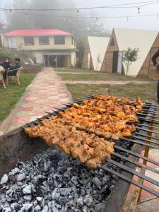 Afbeelding uit fotogalerij van Misty Peaks Resort in Murree