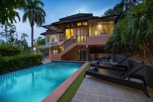 Бассейн в Villa Hillside 2-story-3BR-Private Pool near Big Buddha или поблизости