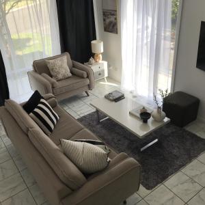 Posezení v ubytování Urban Oasis