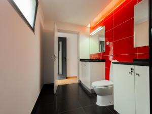 Et badeværelse på Skyline Villas Top + 18 billeder