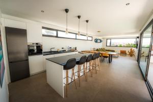 Kuchyň nebo kuchyňský kout v ubytování Casa Horizon, piscine chauffée, Lajares