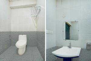 シモガにあるTownhouse Shivamogga Railway Junction Formerly Amma Residencyのバスルーム(トイレ、洗面台付)の写真2枚