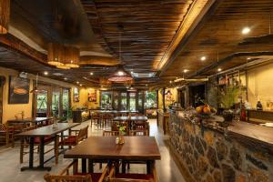 Restaurace v ubytování Tam Coc Oasis Resort & Spa