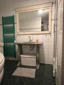 Koupelna v ubytování Pension zum Fässchen + 39 fotografií