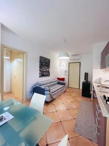 Kuchyň nebo kuchyňský kout v ubytování Tito Speri-Flexrent Immobiliare Abissinia