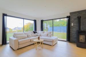 Posezení v ubytování La Maison Bellevue - Garden Parking 13 min from Amiens