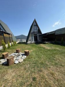 Afbeelding uit fotogalerij van Cafe Del Montana in İsmayıllı